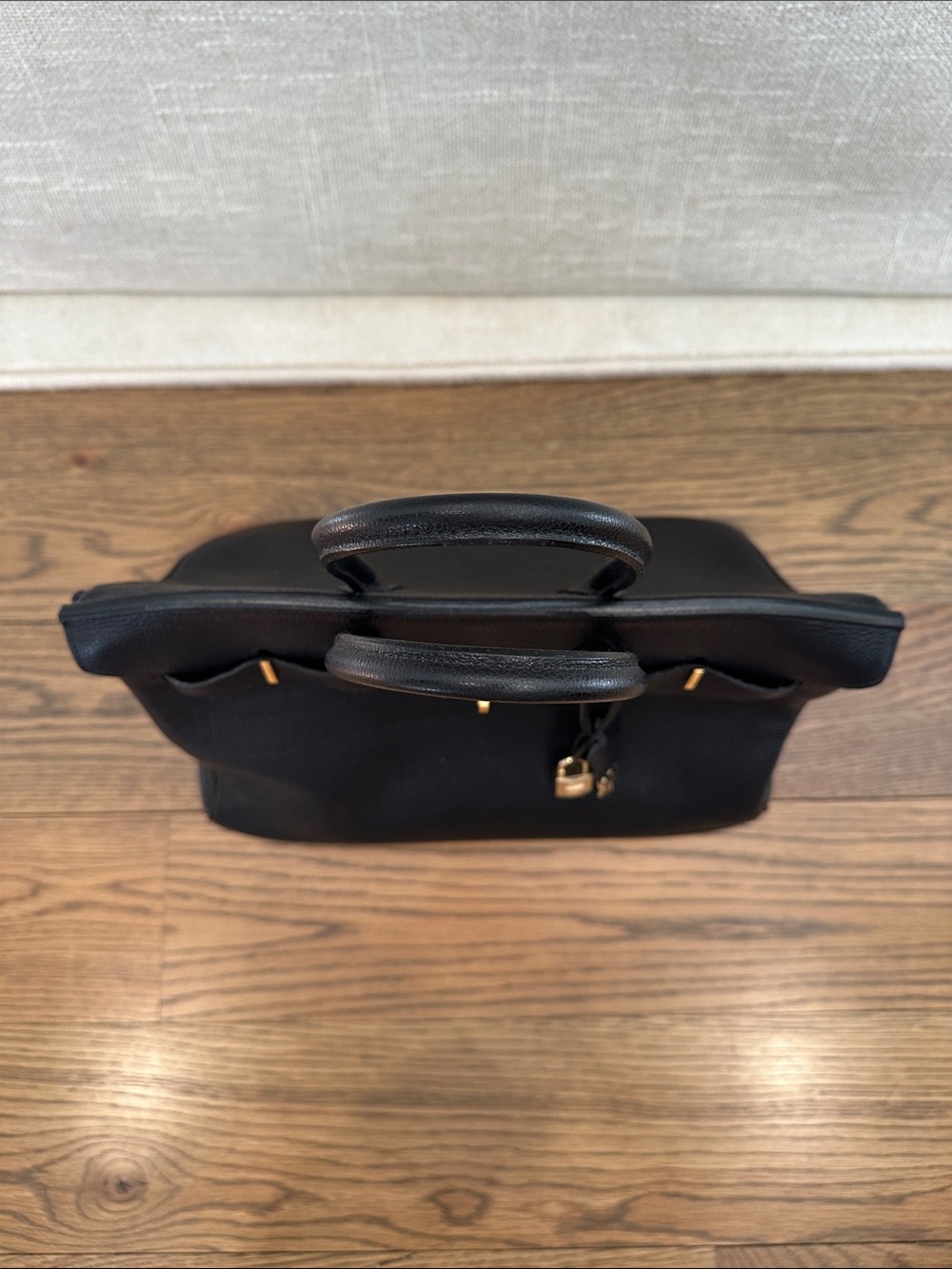 Hermes Birkin 35 Black with Gold Hardware - Picture 4 of 13